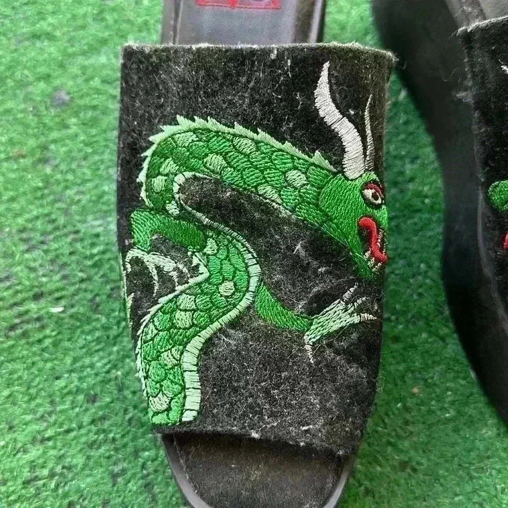 YRU Shoes
